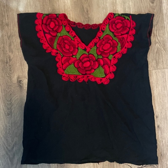 Black cotton shirt with red embroidery - Picture 1 of 4